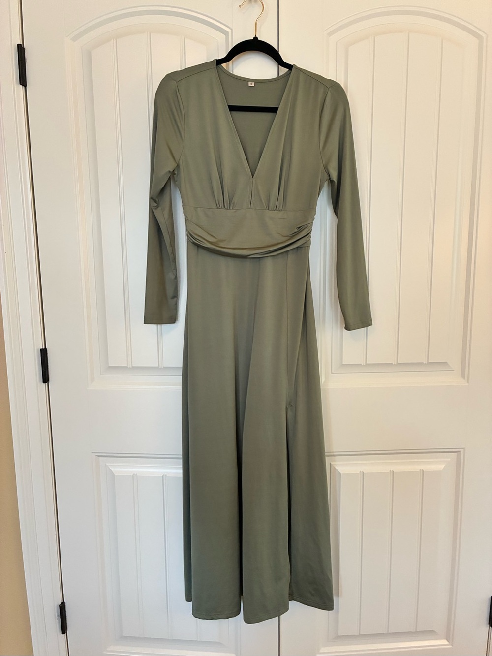 Sage Green Long Sleeve V-Neck Maxi Dress with Front Slit Size S